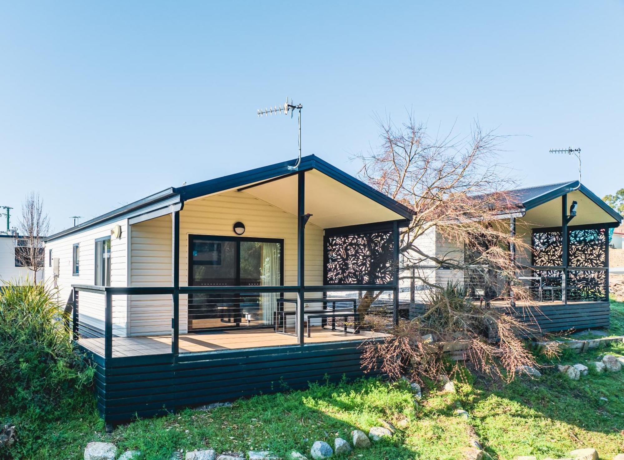 Big4 Tassie Getaway Parks St Helens Hotel Exterior photo